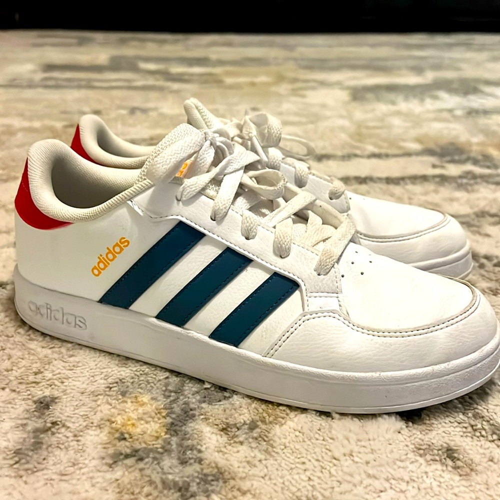 Adidas Sneakers